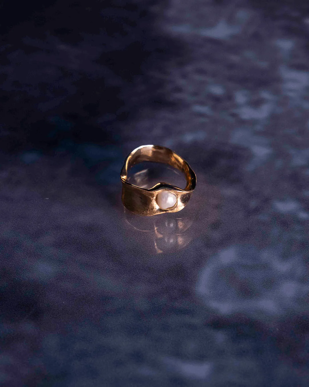 Flying rivers Bronze and Pearl Ring