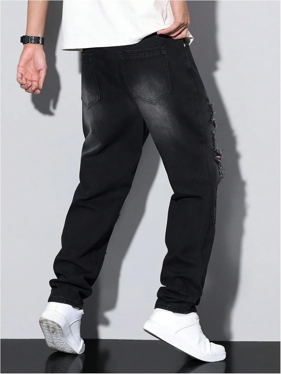 Verdusa Men's Vintage Distressed Ripped Jeans Straight Leg Denim Pants with Pockets